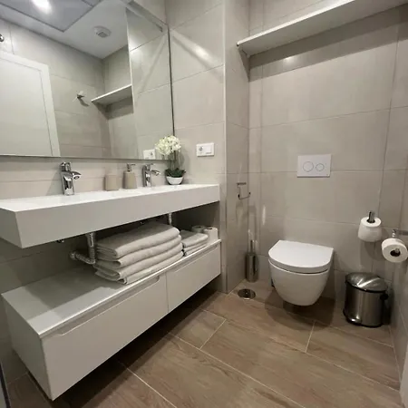 Coqueto Y Acogedor Piso En Poniente